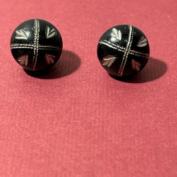 Antique Bright Cuts Metal Buttons - Picture 3 of 7